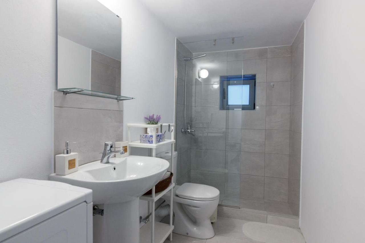 Infinity Apartment Leonídion Extérieur photo